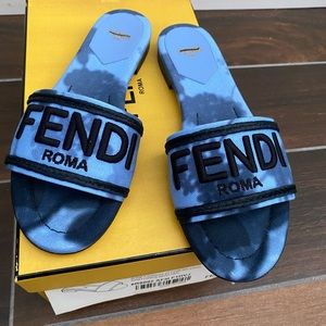 Fendi canvas slides sz 35.5 in blue. Worn once.